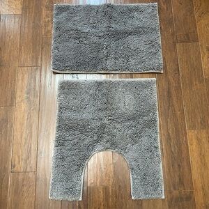 2 pc Gray Bathroom Rug / Mat  Set